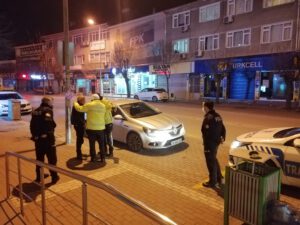 Bursa’da kısıtlamayı ihlal ederek polisle tartışan sürücü gözaltına alındı