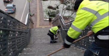 Alt ve üst geçitlere ’buzlanma’ müdahalesi