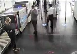 Kara para’dan aranan Korkmaz’ın havalimanındaki görüntüleri çıktı