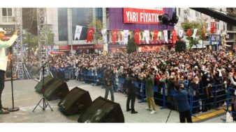 Sığınmacılara moral için Lübnanlı sanatçı getirtti!