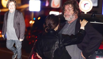 Ünlü reklamcı yine çapkınlık turunda yakalandı