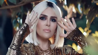 Selin Ciğerci yakışıklı basketbolcuyla aşk yaşıyor!