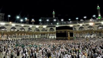 2 doz COVID-19 aşısı olana umre izni