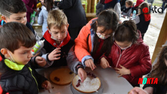 Bursa’da Çocuklar hayvanlara pasta hazırladı